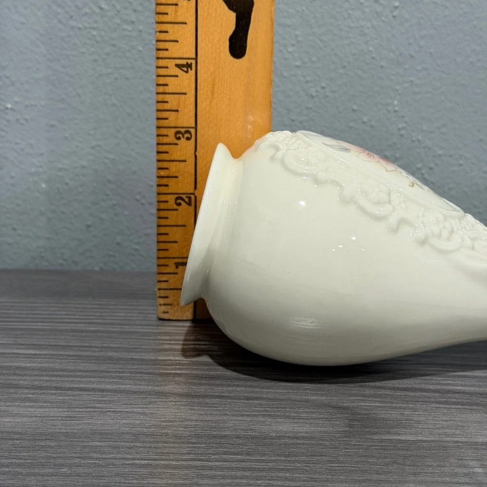 Royal Heritage Cameo Ribbon Vase Ivory Porcelain Floral Gold Trim 6